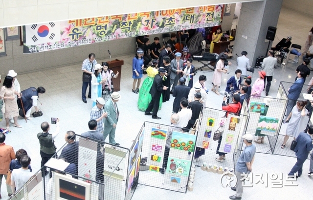 19일 국회 의원회관 1층 갤러리에서 열린 대한민국 유명작가 국회 초대전 모습 ⓒ천지일보 2019.8.21