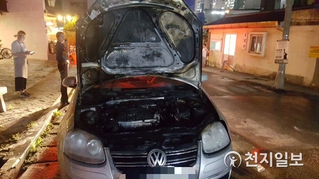 심하게 소각된 피해차량의 엔진룸 모습. (제공: 부산경찰청) ⓒ천지일보 2019.8.21