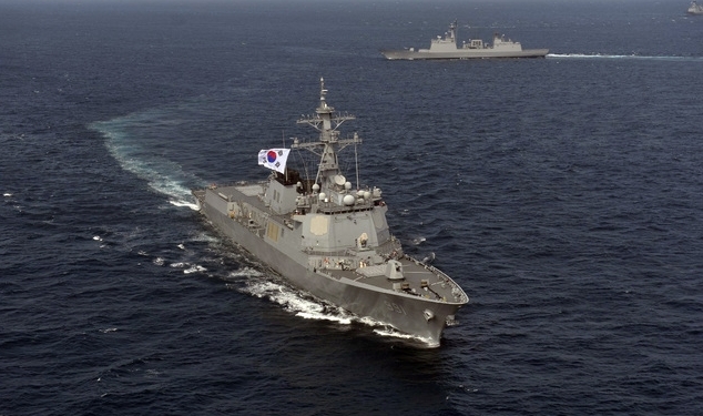 지난 2011년 9월 해군 제7기동전단이 참가한 훈련에서 세종대왕함이 선두에서 항진하고 있는 모습. (제공: 대한민국 해군)