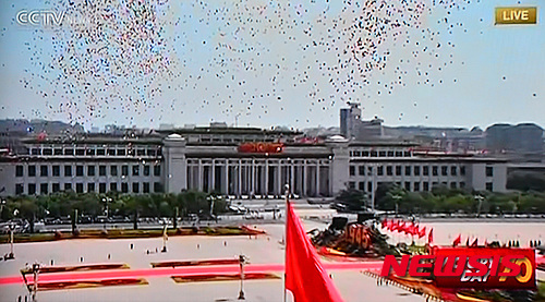 중국이 건국 70주년 기념일(국경절)인 10월 1일 베이징 톈안먼에서 대규모 열병식을 개최하고 최신 무기도 공개할 예정이다(출처: 뉴시스)