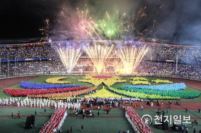 2014년 9월 18일 서울 잠실 올림픽 주경기장에서 ㈔하늘문화세계평화광복(HWPL, 대표 이만희)이 주최한 ‘9.18 종교대통합 만국회의’가 열리고 있다. ⓒ천지일보
