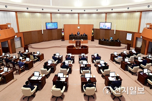 진주시의회 제214회 임시회 2차 본회의 모습. (제공: 진주시의회) ⓒ천지일보 2019.9.27