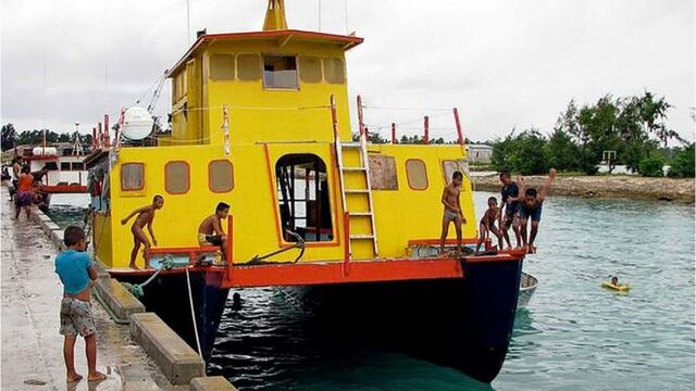 키리바시 페리 과부하로 침몰해 95명 사망, 선원 음주운항(출처: BBC 캡처)
