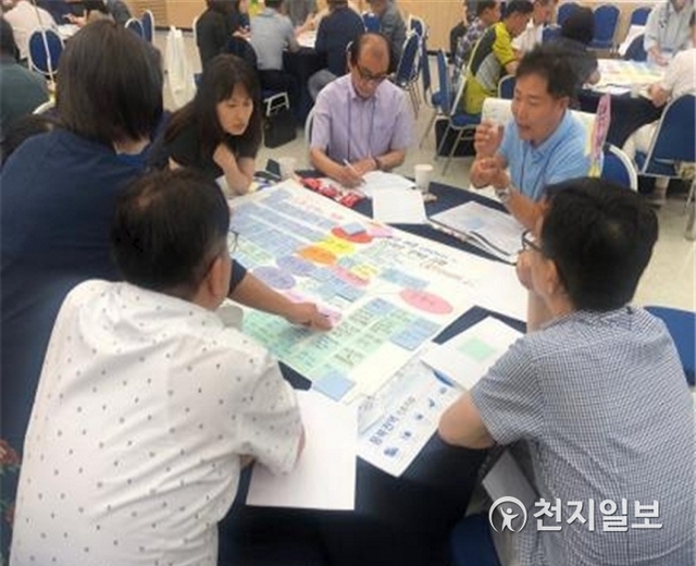 최근 인천시민계획단 대표 회의에서 토론회가 진행되고 있다. (제공: 인천시) ⓒ천지일보 2019.10.23