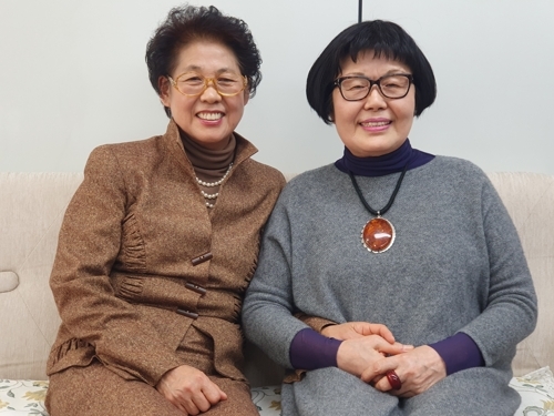 37년간을 도반(道伴)으로 지내온 두 여성이 인도 부다가야에 한국 사찰을 짓는 데 써달라며 대한불교조계종에 50억원을 기부했다. 왼쪽은 연취(67) 보살, 오른쪽은 설매(73) 보살이다. (출처: 연합뉴스)