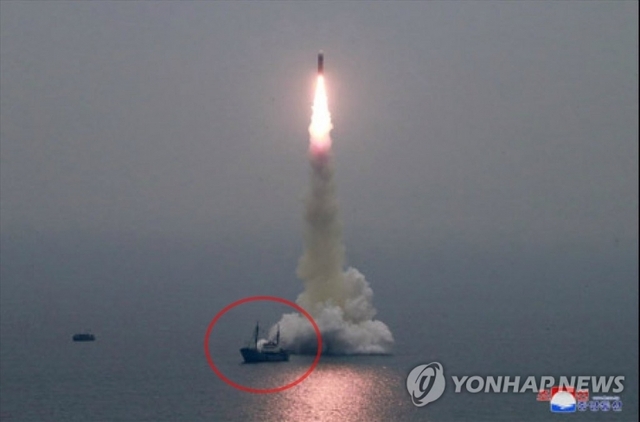 북한이 지난 10월 잠수함발사탄도미사일 '북극성-3형'을 시험발사하는 장면.북한이 지난 10월 2일 신형 잠수함발사탄도미사일(SLBM) '북극성-3형'을 성공적으로 시험발사했다고 조선중앙통신이 3일 보도했다. ⓒ천지일보 2019.12.15