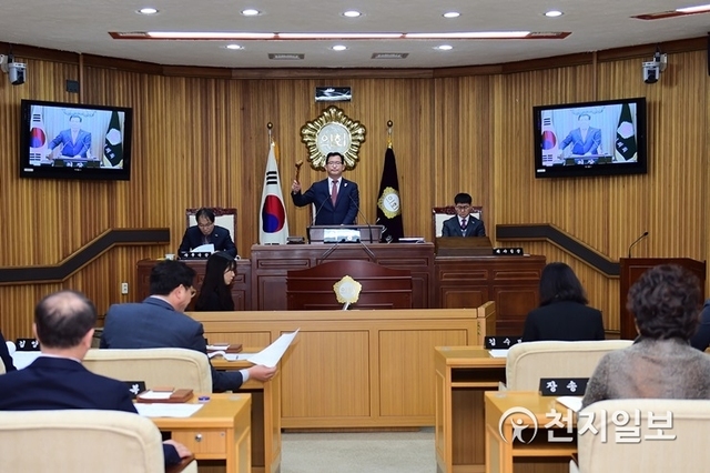 전남 목포시의회가 지난 11월 8일부터 12월 19일까지 42일간 진행된 제352회 목포시의회 제2차 정례회를 마무리했다. (제공: 목포시의회) ⓒ천지일보 2019.12.20
