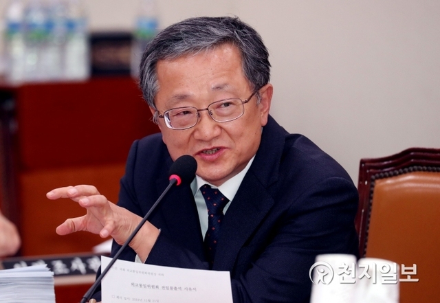 [천지일보=박준성 기자] 자유한국당 김재경 의원이 21일 오후 서울 여의도 국회에서 열린 외교통일위원회 전체회의에서 강경화 외교부 장관에게 질의를 하고 있다.ⓒ천지일보 2019.11.21