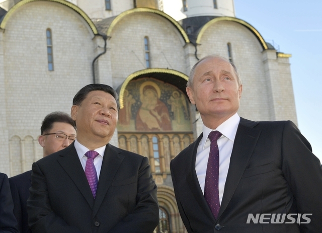 블라디미르 푸틴 러시아 대통령과 시진핑(왼쪽) 중국 국가주석. (출처: 뉴시스)