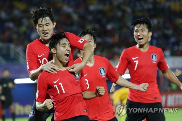 9일 오후(현지시간) 태국 송클라 틴술라논 스타디움에서 열린 2020 아시아축구연맹(AFC) U-23 챔피언십 한국과 중국의 조별리그 1차전에서 이동준이 골을 넣은 뒤 환호하고 있다. (출처: 연합뉴스)