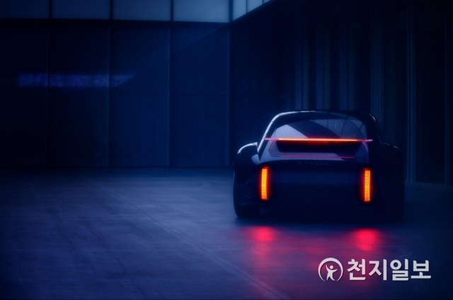 현대자동차가 미래 디자인의 방향성을 담아낸 새로운 EV 콘셉트카 ‘프로페시(Prophecy)’의 티저 이미지를 공개했다고 14일 밝혔다. (제공: 현대자동차) ⓒ천지일보 2020.2.14