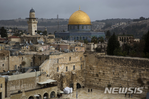 지난해 12월6일 예루살렘 구시가지의 통곡의 벽과 바위사원이 보이고 있다. (출처: 뉴시스)