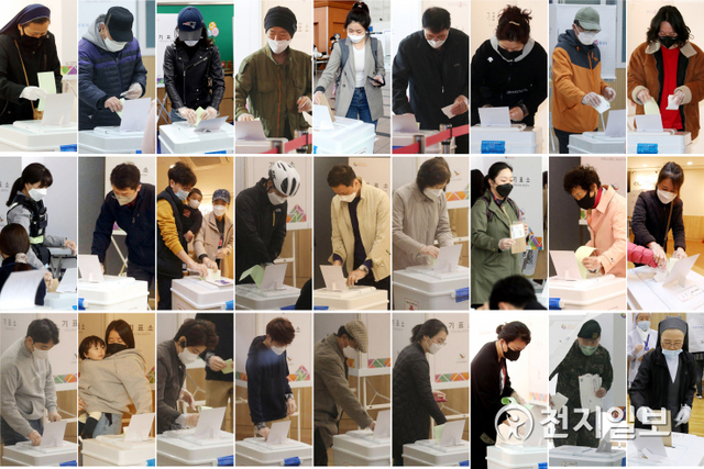 [천지일보=신창원·박준성·남승우 기자] '제21대 국회의원 선거' 투표가 15일 오전 6시부터 오후 6시까지 전국 1만4천330개 투표소에서 일제히 진행됐다. 중앙선거관리위원회는 21대 총선 잠정 투표율이 66.2%라고 밝혔다. 지난 1992년 총선 당시 71.9%를 기록한 이래 28년 만에 그 뒤를 잇는 가장 높은 수치이다. 이날 서울과 인천 등 각 투표소에서 각양각색의 유권자들이 소중한 한 표를 행사하고 있다.ⓒ천지일보 2020.4.16