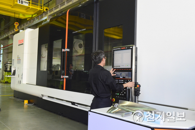 진주지역 한 중소기업의 자동화장비 운용 모습. (제공: 진주시) ⓒ천지일보 2020.4.24