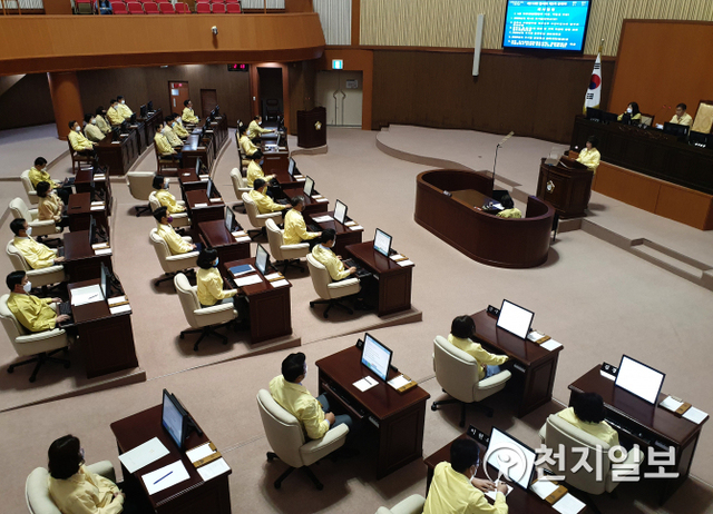 [천지일보 진주=최혜인 기자] 지난 29일 진주시의회 제219회 임시회 제2차 본회의가 열리고 있다. ⓒ천지일보 2020.4.30