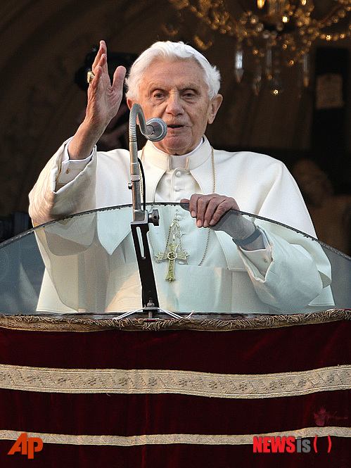 지난 2013년 2월 28일(현지시간) 교황 베네딕토 16세가 건강과 고령을 이유로 교황직에서 물러났다. (출처: 뉴시스)
