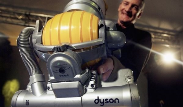 다이슨의 창업주인 발명가 제임스 다이슨(73)이 지난해 5위에서 올해 1위로 등극했다(출처: BBC캡처)