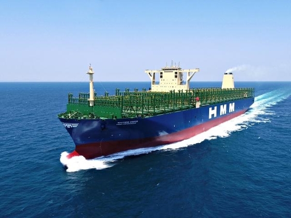 대우조선해양이 HMM에 인도한 초대형컨테이너선 ‘에이치엠엠 코펜하겐’호의 운항모습. (제공: 대우조선해양)