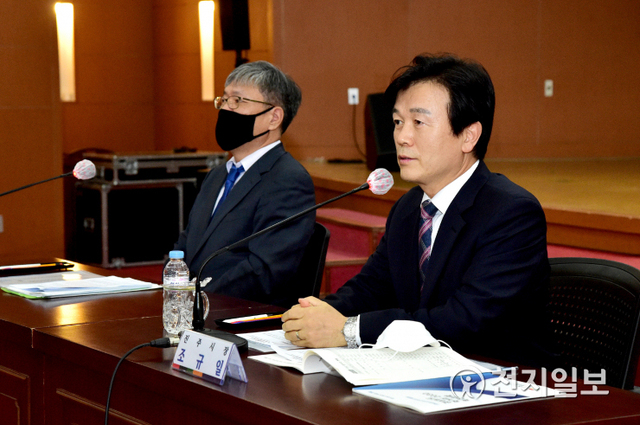 27일 오후 2시 30분 진주시청 2층 시민홀에서 열린 ‘공공기관 급식 로컬푸드 공급 활성화 간담회’에서 조규일 시장이 발언하고 있다. (제공: 진주시) ⓒ천지일보 2020.5.27