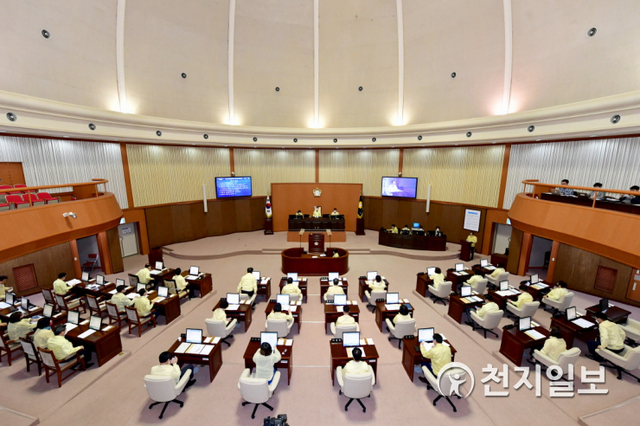 제219회 임시회 제1차 본회의 모습. (제공: 진주시의회) ⓒ천지일보 2020.4.29