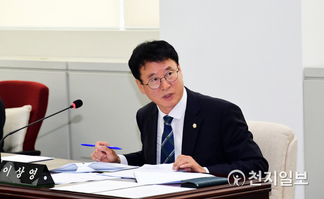 진주시의회 후반기 의장에 선출된 미래통합당 이상영 신임 의장 모습. (제공: 진주시의회) ⓒ천지일보 2020.7.1