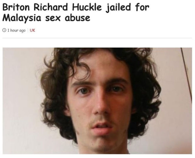 리처드 허클이 말레이시아에서 자원봉사활동을 하면서 생후 6개월부터 12세까지 아동 200명 이상을 성학대한 혐의로 기소된 영국인이 종신형을 선고받았다. (출처: BBC 캡처)
