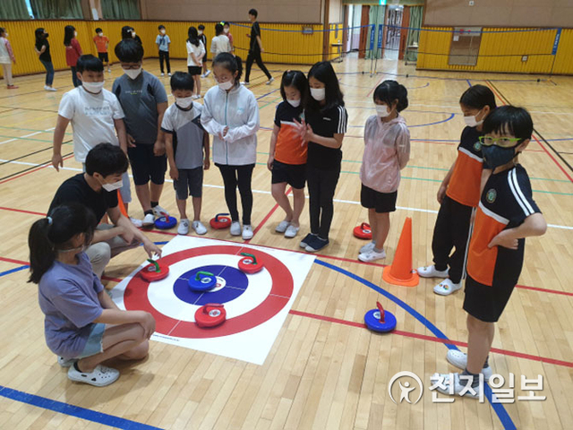 안동 풍천풍서초 학생들이 놀이공동체를 체험하고 있다. (제공: 경북교육청) ⓒ천지일보 2020.7.15