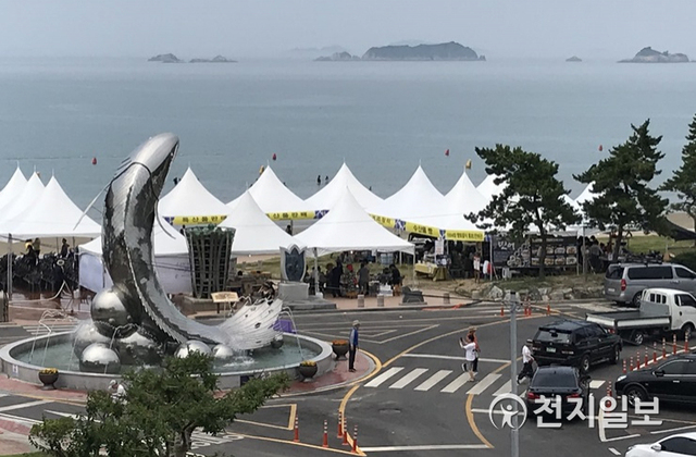 전남 신안군이 ‘섬 민어 축제’를 취소한다고 밝혔다. 사진은 지난해 민어 축제 모습. (제공: 신안군) ⓒ천지일보 2020.7.17