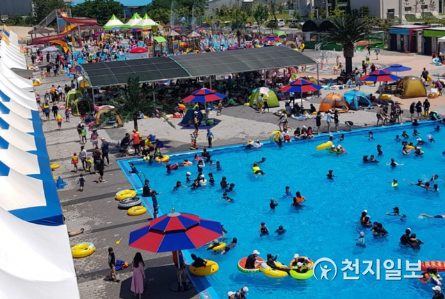 군산지역 야외수영장이 오는 24일부터 8월 30일, 문화센터물놀이장은 오는 25일~8월 23일 개장한다. (제공: 군산시) ⓒ천지일보 2020.7.22