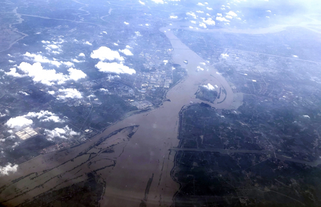 (상하이=연합뉴스) 22일 중국에서 가장 긴 강인 창장이 흘러가고 있다. 2020.7.23