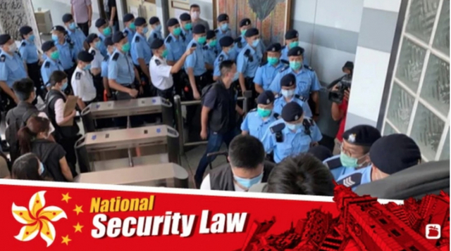 10일 200명 이상의 홍콩 경찰이 넥스트디지털 뉴스룸을 급습했다. (출처: 빈과일보 트위터)