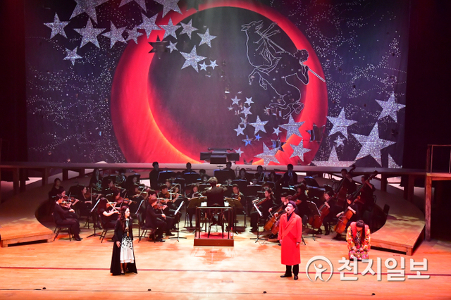 콘서트 오페라 ‘마술피리’ 공연 장면. (제공: 수원문화재단) ⓒ천지일보 2020.8.13