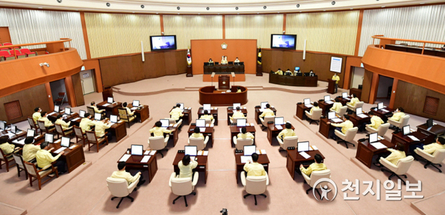 제220회 진주시의회 제1차 정례회 모습. (제공: 진주시의회) ⓒ천지일보 2020.6.19