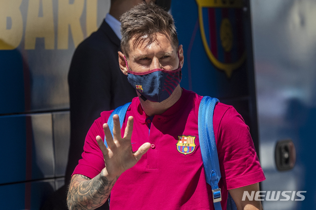 리오넬 메시가 25일(현지시간) 스페인 프로축구 FC 바르셀로나를 떠나고 싶다는 의사를 밝힌 것으로 알려졌다(출처: 뉴시스)