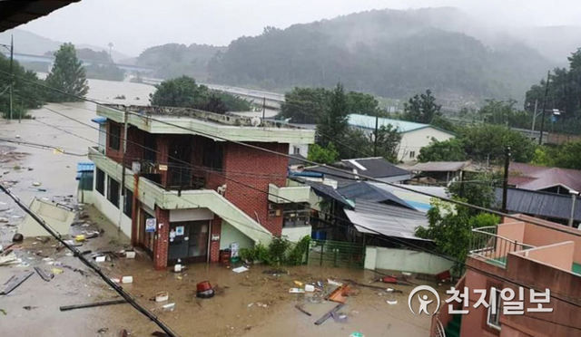 [천지일보 진주=최혜인 기자] 경남 진주시에 내린 집중호우의 영향으로 내동면 일대가 물에 잠겨 있다. (독자 제공) ⓒ천지일보 2020.8.12