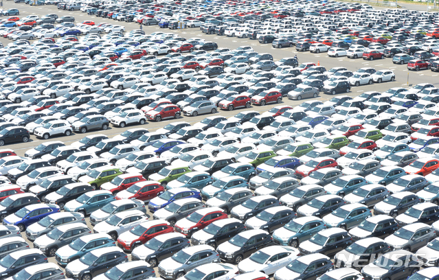 울산 북구 현대자동차 울산공장 야적장에 차량들이 출고를 기다리고 있는 모습. (출처: 뉴시스)