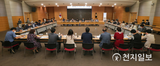 천안시의회가 18일 천안시청 대회의실에서 ‘청소행정 발전을 위한 간담회’를 개최했다. (제공: 천안시의회) ⓒ천지일보 2020.9.18