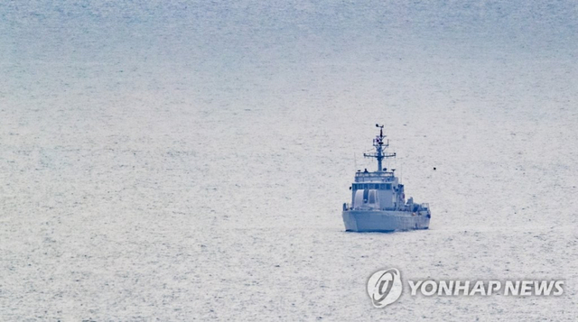 지난 7월 1일 오전 인천시 옹진군 대연평도 앞 바다에서 우리 해군 고속정이 움직이고 있다. (출처: 연합뉴스)