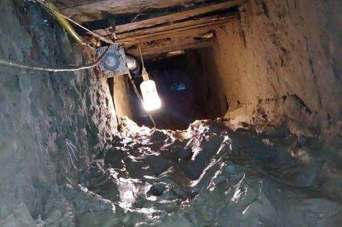 다게스탄 공화국 교도소 수감자들이 탈옥에 이용한 땅굴의 모습. (출처: 현지 언론 '360tv' 화면 캡처, 연합뉴스)