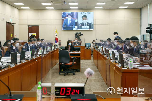 [천지일보=박준성 기자] 8일 서울 여의도 국회에서 열린 보건복지위원회의 보건복지부-질병관리청에 대한 국정감사가 서울과 세종을 연결한 화상으로 진행되고 있다. (사진공동취재단) ⓒ천지일보 2020.10.8