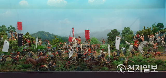 [천지일보=이예진 기자] 의령군 의령읍 의병박물관에 전시된 곽재우 장군 의병들의 전투 모형