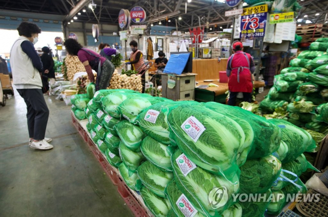 10월 12일 오후 광주 서구 매월동 서부농수산물도매시장 모습. (출처: 연합뉴스)
