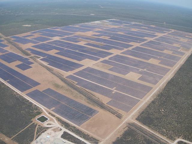 한화에너지가 지난 8월 미국 텍사스주에 완공한 108MW급 태양광 발전소. (제공: 한화에너지)