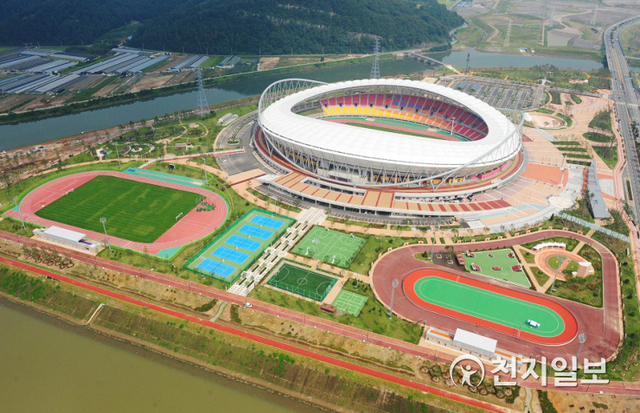 경남혁신도시 소재 진주종합경기장 모습. (제공: 진주시) ⓒ천지일보 2020.6.16