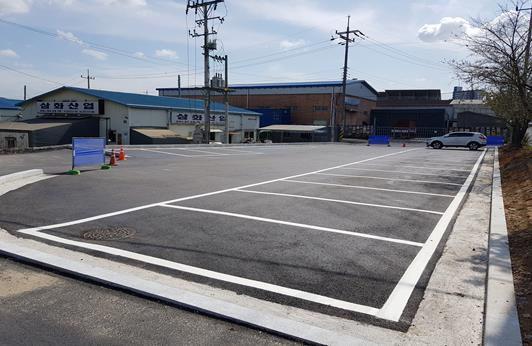 공한지(은행동 찬우물) 나눔주차장 조성 후 사진. (제공: 시흥시) ⓒ천지일보 2020.12.10