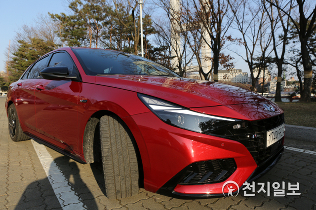 [천지일보=김정필 기자] 아반떼 N라인 청측면. ⓒ천지일보 2020.12.12