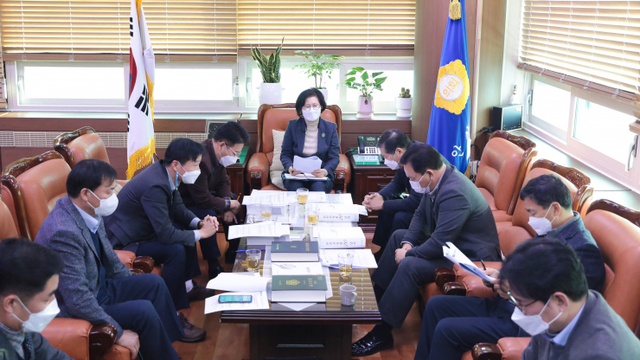 안산시의회가 지난 13일 의장실에서 의장단회의를 개최하고 주요 현안에 대해 협의했다. ⓒ천지일보 2021.1.14