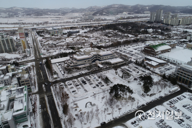 드론운영T/F팀에서 촬영한 아산시청 인근 설경. (제공: 아산시) ⓒ천지일보 2021.1.18