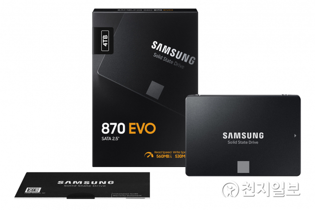 삼성전자가 글로벌 소비자용 SSD 시장의 베스트셀러 제품인 ‘EVO 시리즈’의 신제품 ‘870 EVO’를 글로벌 시장에 출시했다고 20일 밝혔다. (제공: 삼성전자) ⓒ천지일보 2021.1.20