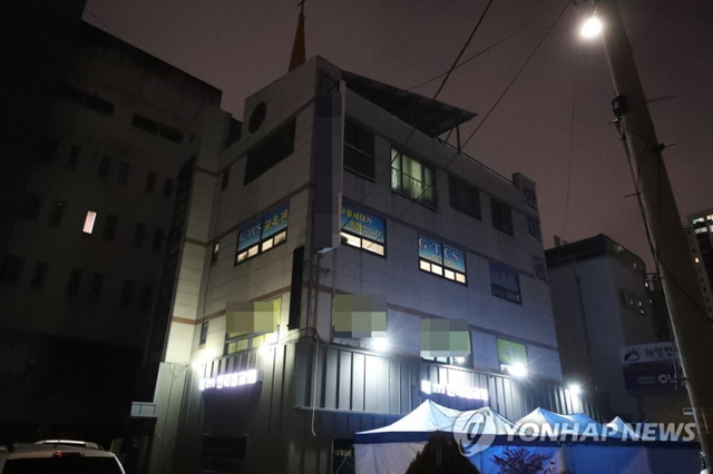 26일 오후 광주 광산구 운남동 광주TCS국제학교에 불이 켜져 있다. (출처: 연합뉴스)